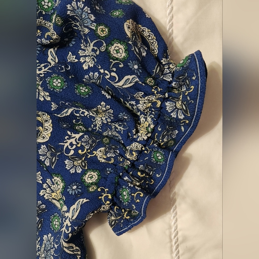 Max Studio Women's Short Sleeve with Bubble Hem Blouse Blue Floral Size Small - Picture 5 of 5